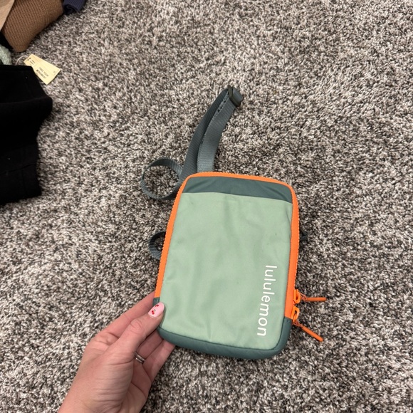 Lululemon Easy Access Crossbody Bag - Picture 2 of 5